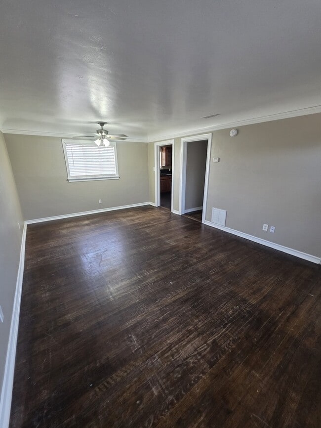 Photo - 3 bed 1 bath home, move in ready!