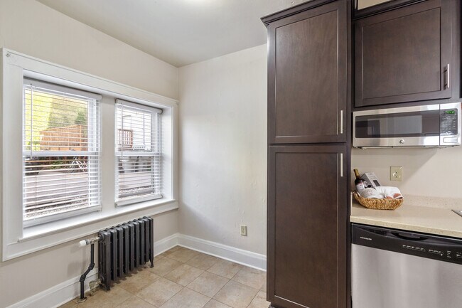 Photo - Cambridge Manor