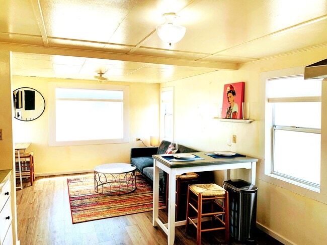 Photo - 135 S 8th St