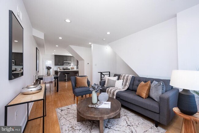 Photo - 2102 Berges St Unidad A