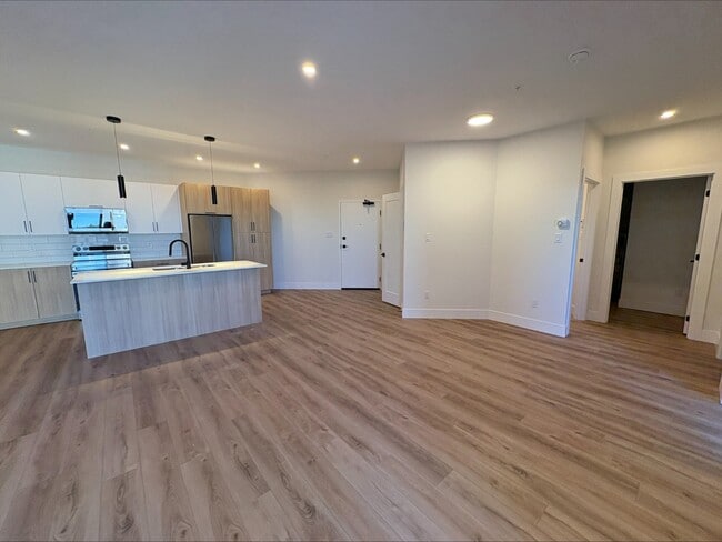 Photo - 1035 Melanson Rd Unit 608