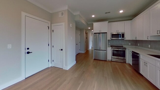 Photo - 104 Warren St Unit 3