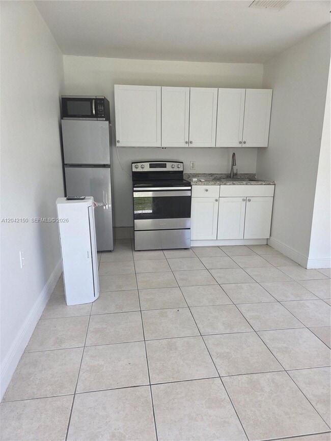 Photo - 16 Allen Rd Unit EFFICIENCY