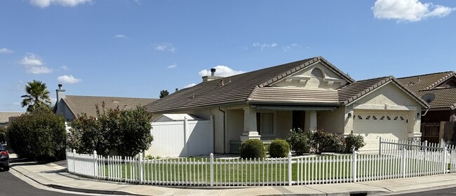 Photo - 174 McGinnis Ave