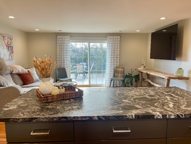 Photo - 305 Rosewood St