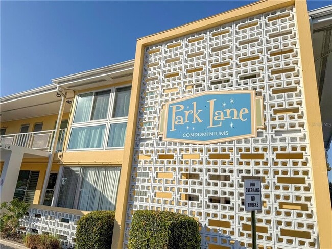 Building Photo - 2155 Wood St Unit A10