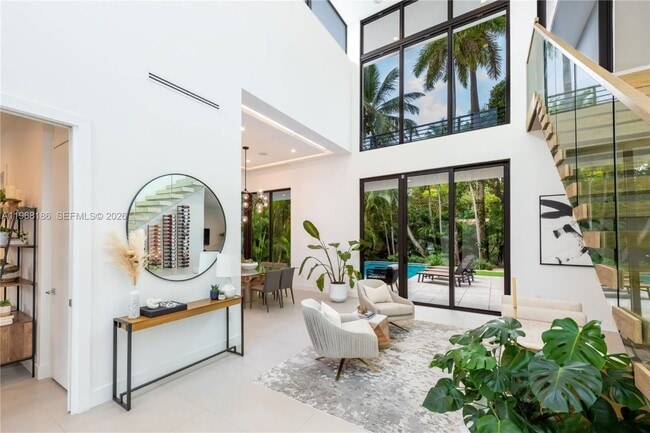 Photo - 2550 Overbrook St