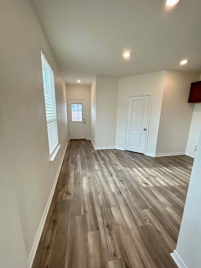 Photo - Beautiful 3-bedroom, 2-bathroom home located in the scenic Canyon Lake, TX