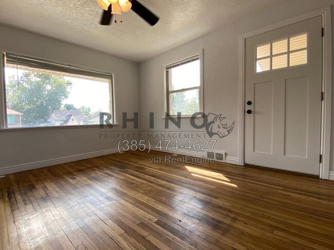 Building Photo - 2885 Van Buren Ave
