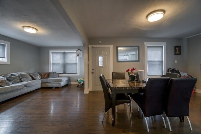 Photo - 702 Jackson St