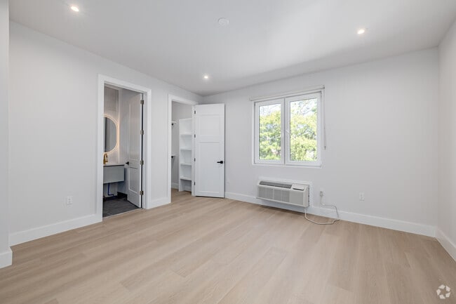 3BR, 2.5BA w/Den - 1,325SF - Primary Bedroom