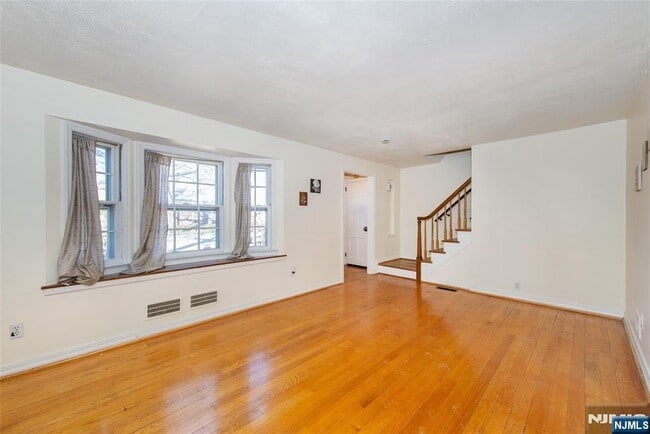 Photo - 93 Elycroft Pkwy