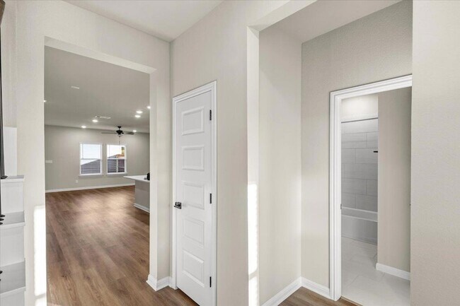 Photo - 5900 Whisper Crk Dr Unit 413