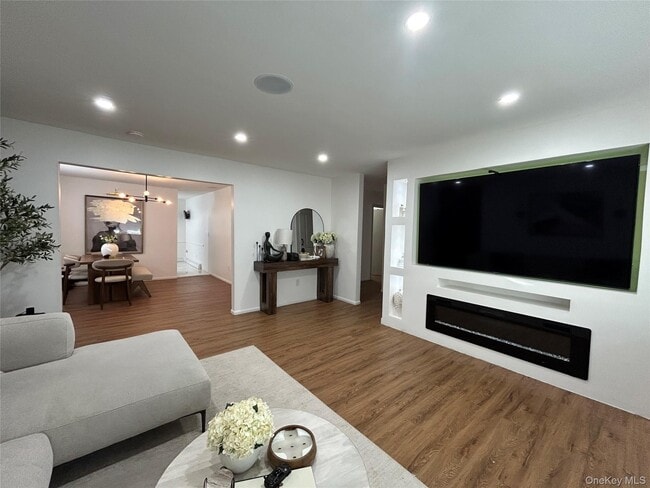 Photo - 47 Shelburne Rd