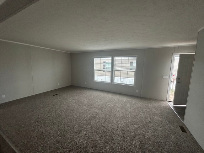 Photo - 663 Oregon St