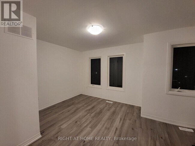 Photo - 23 Fairlane Ave