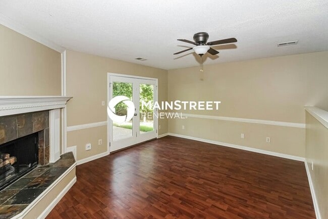 4 Bedroom Pet-Friendly Home in Cordova, TN with Main Street Renewal