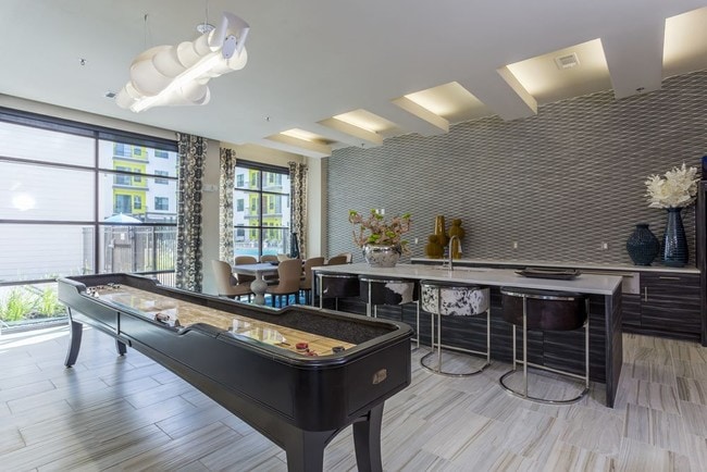 Azul Lakeshore apartments — community photo