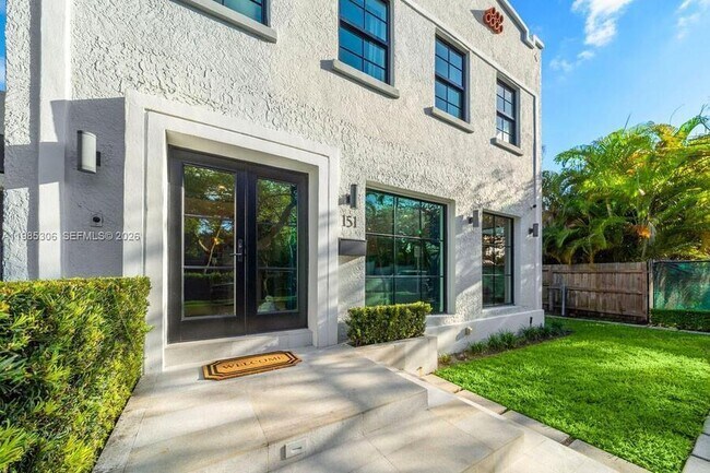 Photo - 151 NE 43rd St