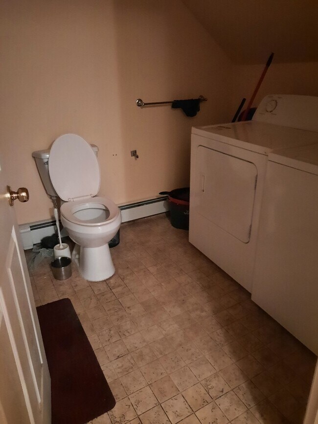 Photo - 225 University Ave Unit 3