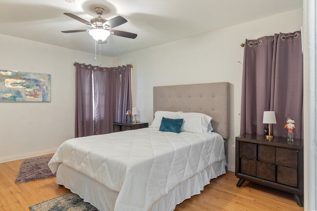 Photo - 1429 Ellsmere Ave