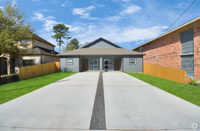 Building Photo - 8134 Mariah unit A St Rental