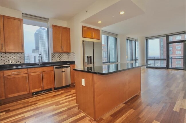 Building Photo - 389 Washington St Unit 20A