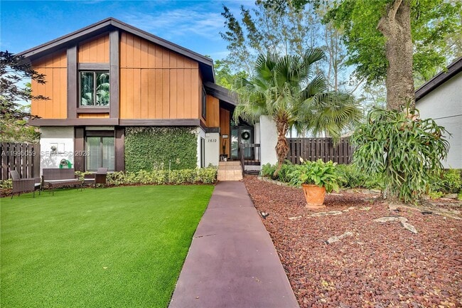 Building Photo - 1610 W Sandpiper Cir