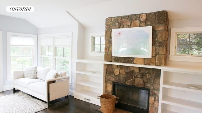 Photo - 12 Justan Ave