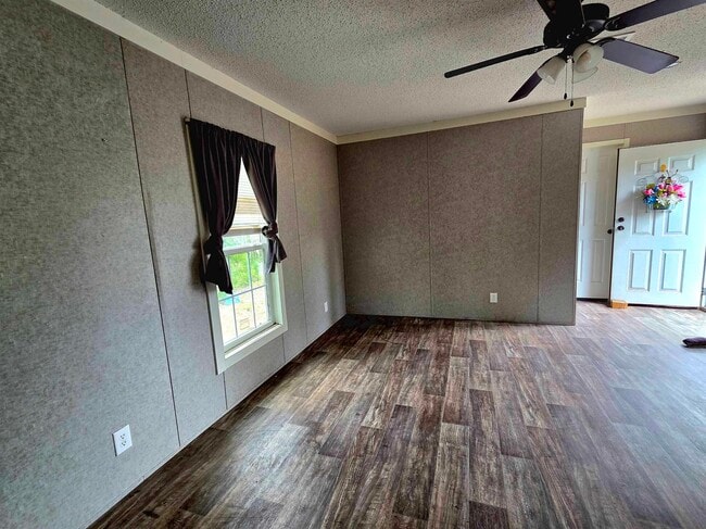 Photo - 629 Charles Hendry Rd