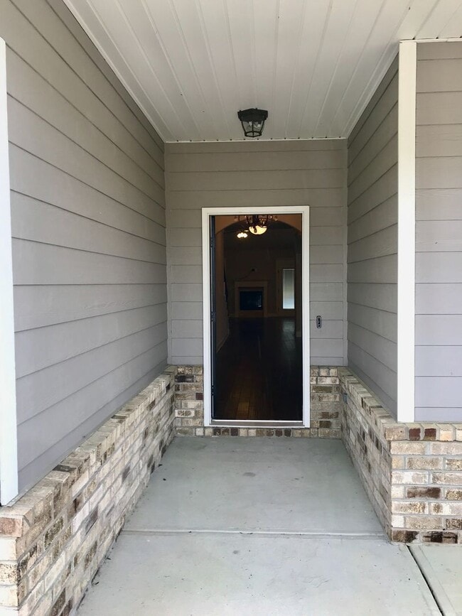 Photo - 530 Salterton Way