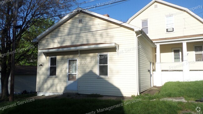 Building Photo - 64 High St Unit 2 Rental