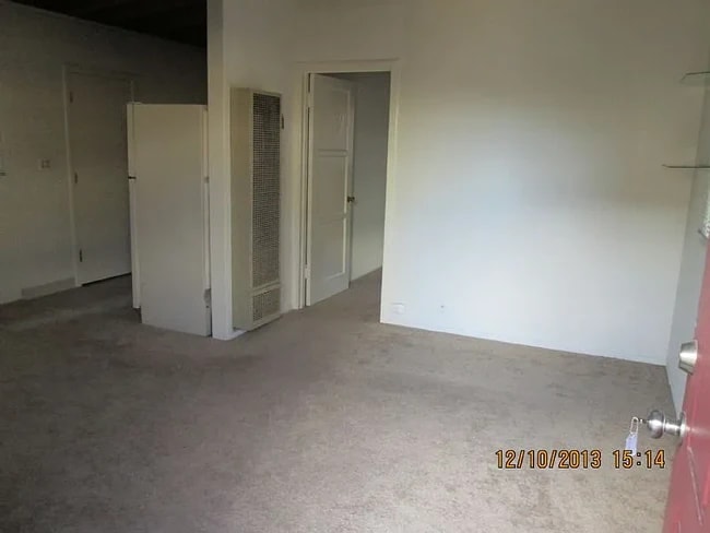 221 Highland Dr