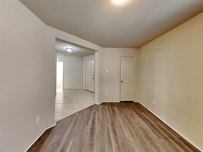 Photo - 7210 Alava Dr