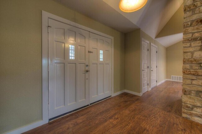 Photo - 12800 Powderhorn St