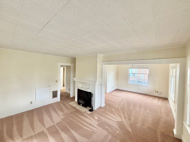 Photo - 4457 Woodland Park Ave N Unit A