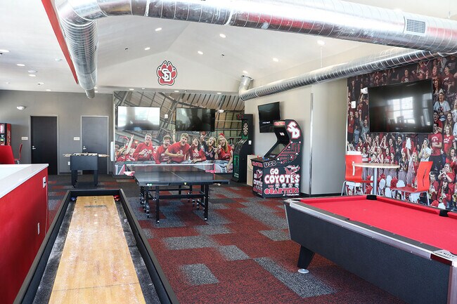 Photo - QUARTERS VERMILLION