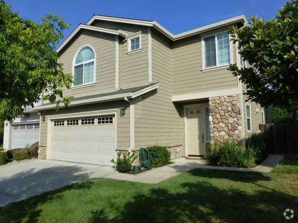 Building Photo - Coming Soon! Beautiful and Spacious 4 Bedr... Rental