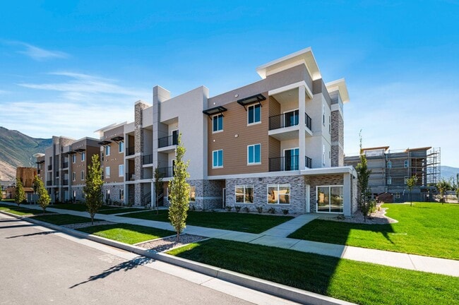 Photo - Gorgeous 3-Bed, 2-Bath Condos in Vista View Unit 06