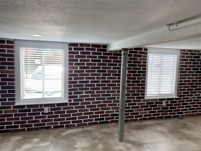 Photo - 2204 Terry St