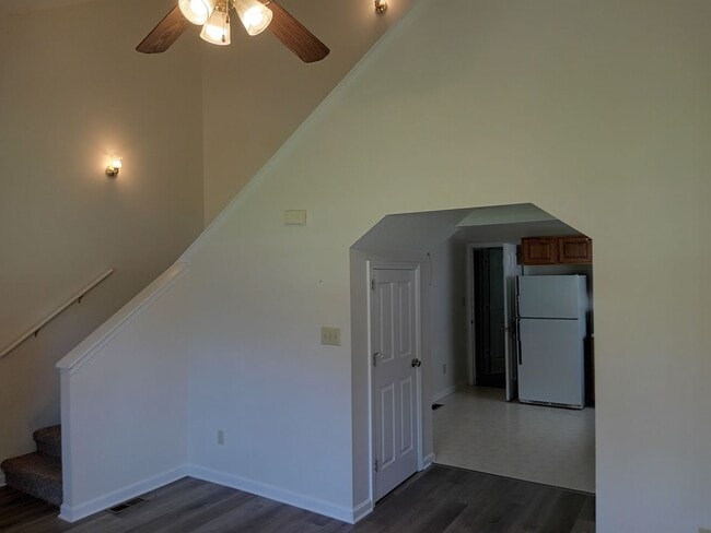 Photo - 2 Bedroom / 2 Bath Duplex Gray, TN 37615