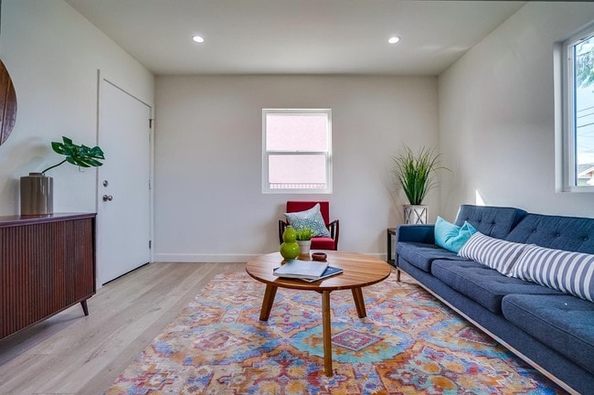 Photo - 2212 E 15th St