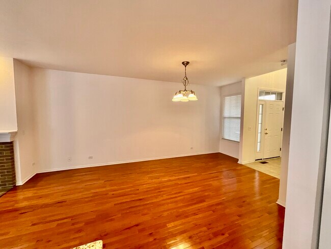 Photo - 1829 Crenshaw Cir