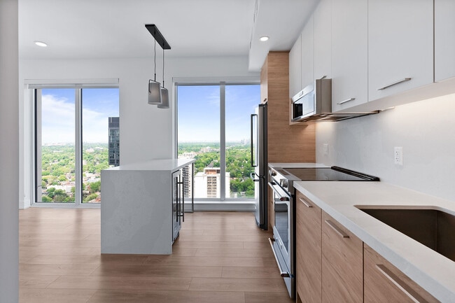 Photo - 200 Redpath Ave