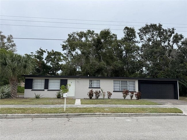 Building Photo - 4680 Royal Palm Ave