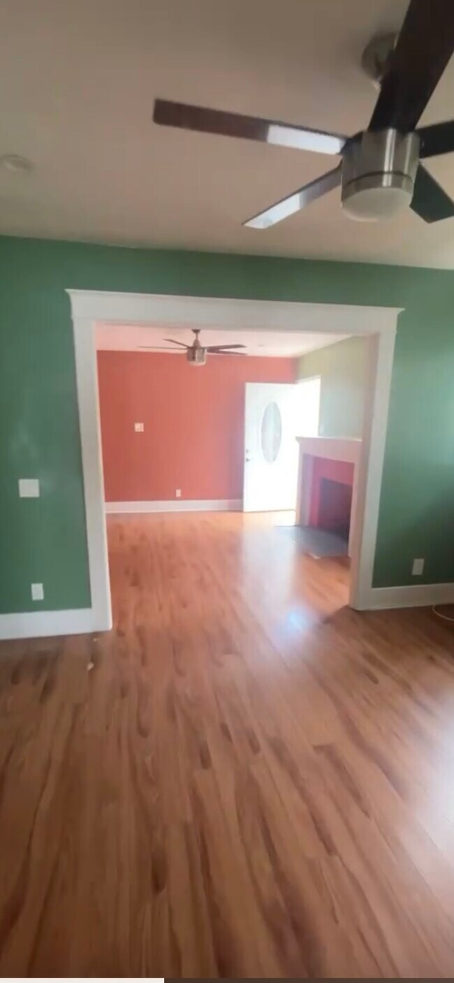 Photo - 5339 Fountain Ave