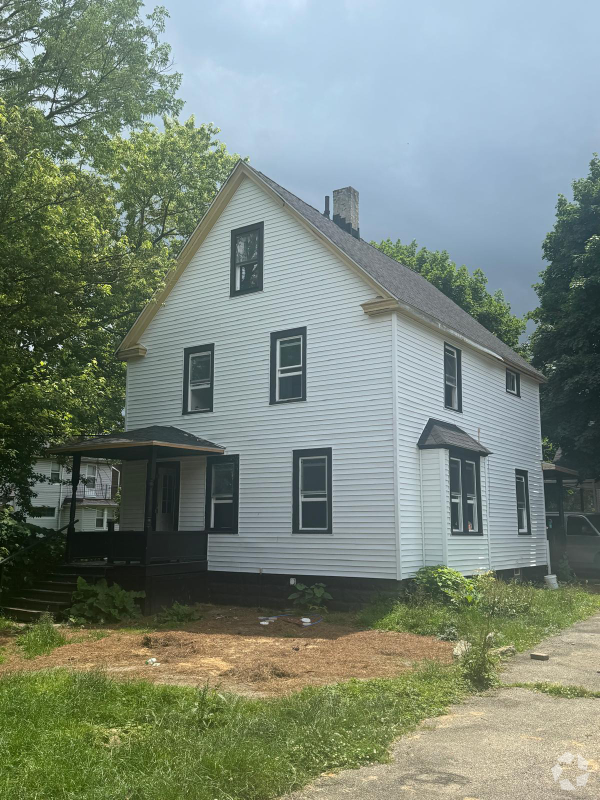 Building Photo - 3202 Bradwell Ave Rental