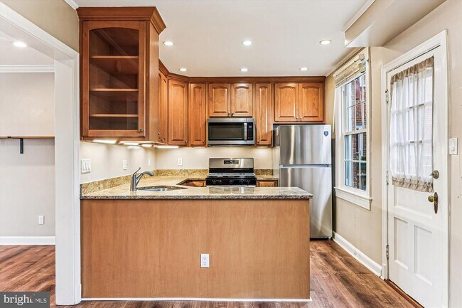 Photo - 2700 16th St S