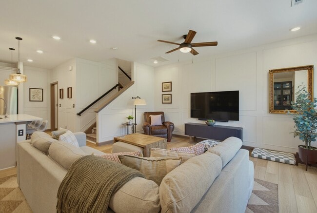 Photo - 1517 Irving Hl Dr