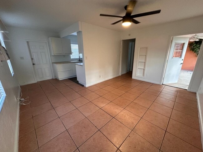 Photo - 232 NE 5th Ter